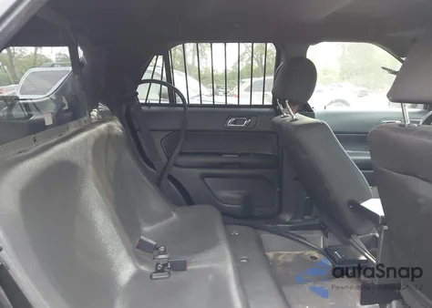 2016 Ford Police Interceptor z USA, uszkodzony, nr VIN 1FM5K8AR3GGC73183